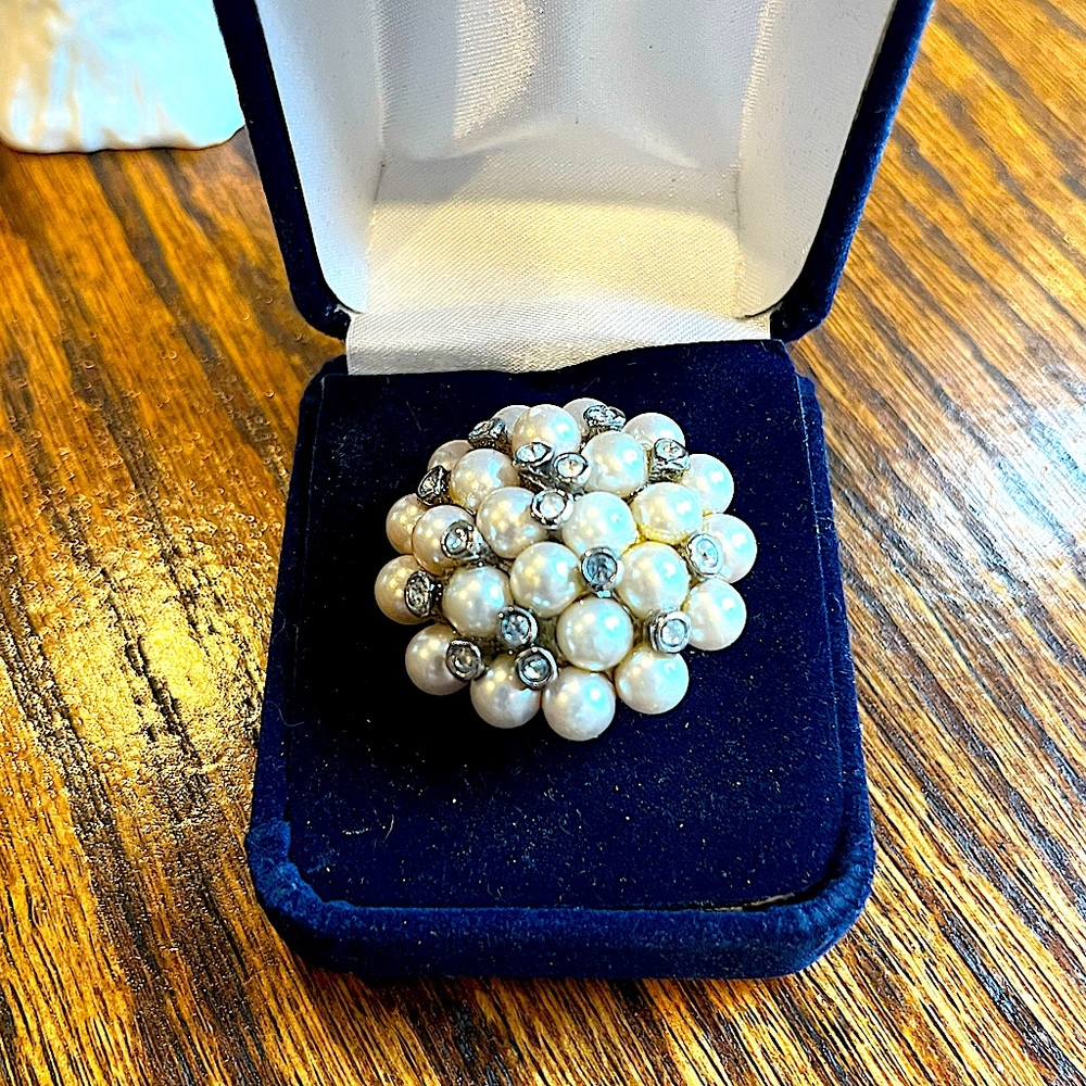 Pearl rhinestone ring